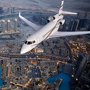 Dassault Falcon 7X không phải là chiếc máy bay tư to nhất, nhanh nhất, đắt nhất nhưng nó vẫn gây ấn tượng đặc biệt bởi cabin thẳng đứng cùng một phòng tắm và khả năng chuyên chở tới 16 hành khách.