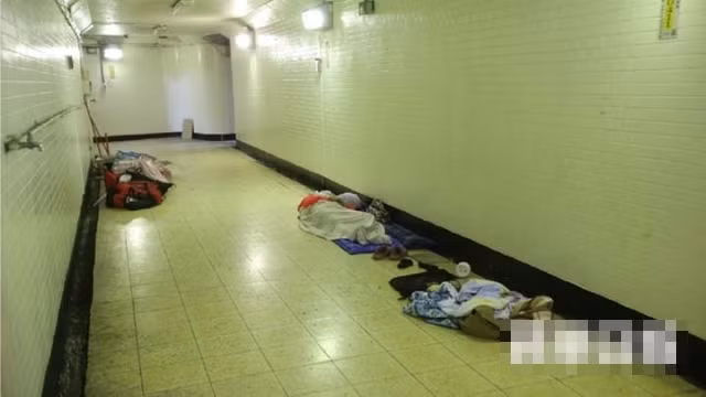 "Thiên đường" dưới tầng hầm được Su chọn làm nơi ngủ nghỉ.