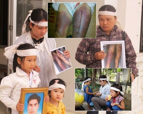 Gia đình nạn nhân Ngô Thanh Kiều đem theo các ảnh chụp vết thương đến phiên tòa.