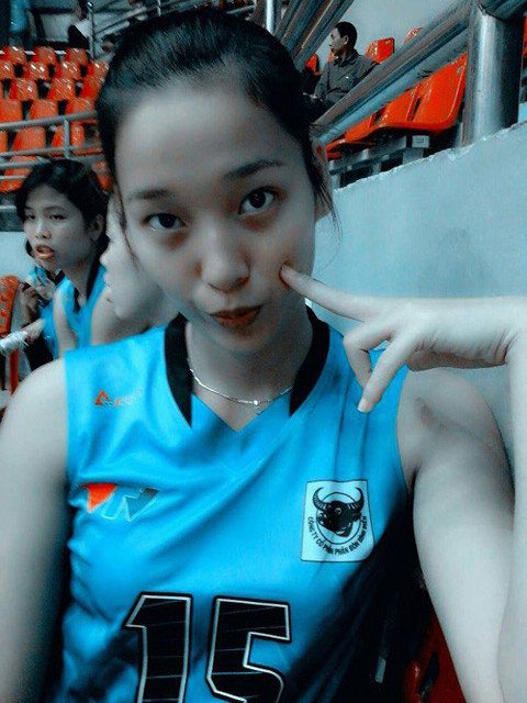 Theo các chuyên gia, Nhàn là VĐV có tố chất và chỉ cần một vài mùa bóng nữa Nhàn sẽ hoàn thiện về kỹ thuật cũng như kinh nghiệm. Cô gái người Long An này sẽ bùng nổ và sẽ làm nhiều người liên tưởng đến phiên bản hai của mỹ nhân một thời của làng bóng chuyền Việt Bùi Thị Huệ.