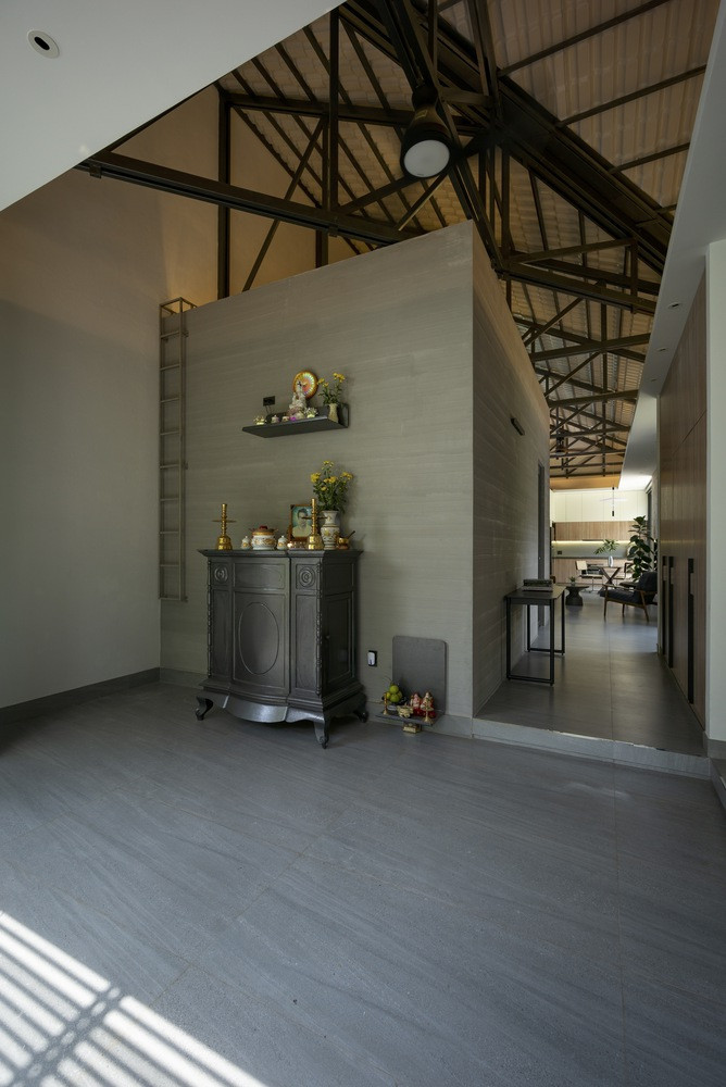 hòng thờ được giữ nguyên.