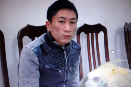 Đối tượng Tùng tại cơ quan công an.