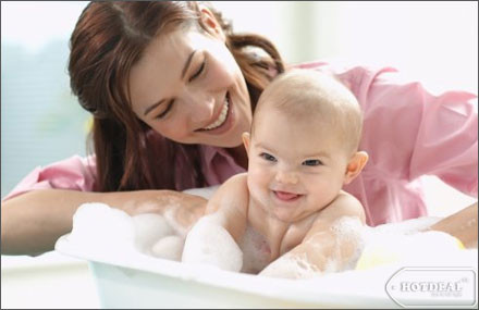 Sản phẩm chăm sóc bé: Thông thường mọi người vẫn cho rằng, các sản phẩm chăm sóc trẻ là an toàn tuyệt đối. Nhưng sự thật thì không phải vậy, các chất tạo bọt trong sản phẩm chăm sóc trẻ thường chứa các chất có hại. Các chất này, trong quá trình oxy hóa sẽ tạo ra một hợp chất cực kỳ độc hại là 1,4-dioxane có thể gây ung thư, vô sinh …