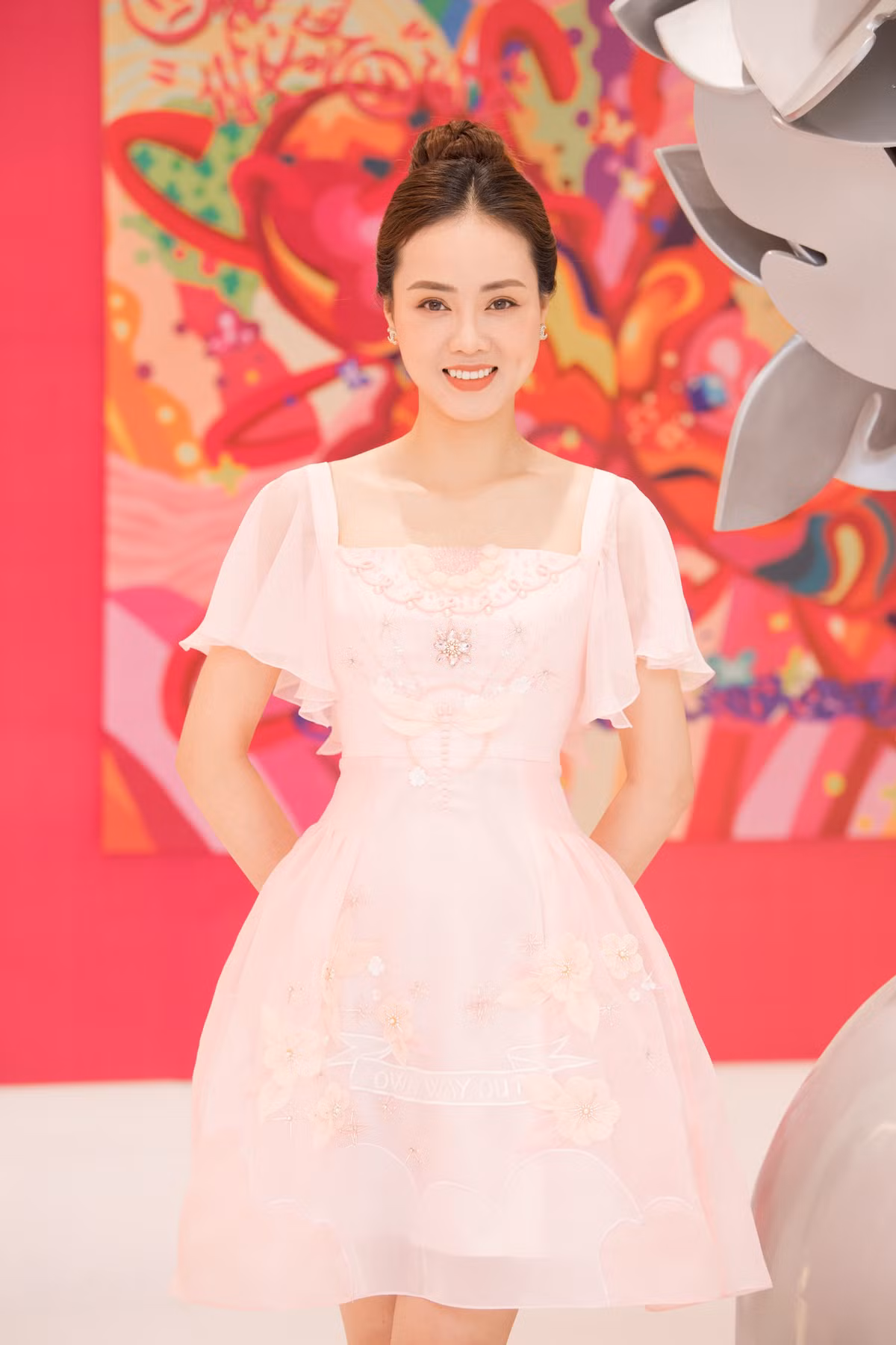 Vo kem 15 tuoi tiet lo nhieu dieu bat ngo ve NSND Cong Ly-Hinh-7