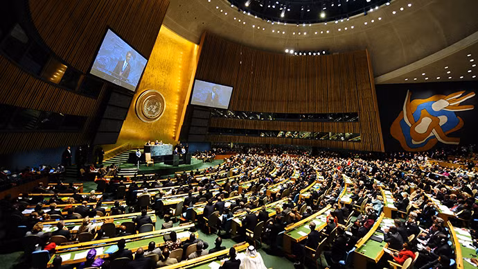 Đại hội đồng Liên Hiệp Quốc tiến hành phiên bỏ phiếu thông qua nghị quyết về cuộc trưng cầu dân ý ly khai ở Crimea với kết quả là 100 phiếu thuận, 11 phiếu chống và 58 phiếu trắng.