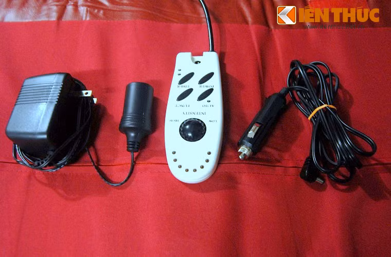 2. Người tiêu dùng nói gì? Chị Hà Thanh (nhân viên văn phòng) chia sẻ: "Do ngồi làm việc không đúng tư thế nên mình bị mỏi vai gáy, dùng thảm mát xa Sunbeam cũng thấy thư giãn, nhưng quả thực chỉ có tác dụng ngay lúc đó, chứ hôm sau người vẫn khó chịu lắm".