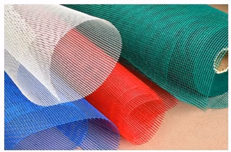 3. Giá bao nhiêu? Người dùng sẽ phải bỏ ra khoảng 300-900 nghìn/m2 tùy từng loại cửa lưới (tự động, cửa xếp, cuốn...).