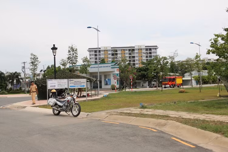 Đúng như cam kết của lãnh đạo UBND các tỉnh, thành... lực lượng an ninh như CSGT, cảnh sát cơ động... được tăng cường tại các KCN, KCX. Mục tiêu là bảo đảm an ninh, trật tự về tài sản, tính mạng cũng như hoạt động bình thường của các doanh nghiệp VN và nước ngoài (kể cả doanh nghiệp Đài Loan, Trung Quốc...) trên lãnh thổ Việt Nam