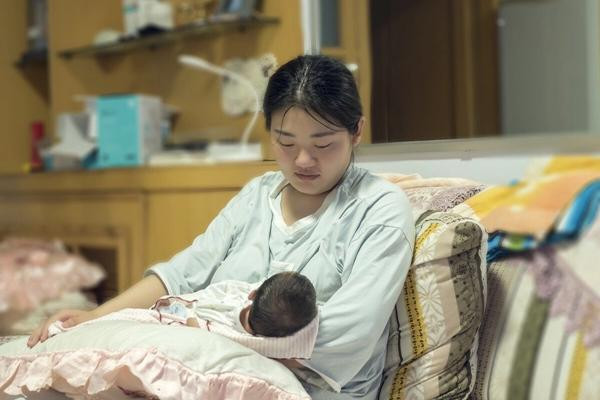 Con dau de duoc 10 ngay, me chong bat day tu nau nuong-Hinh-2