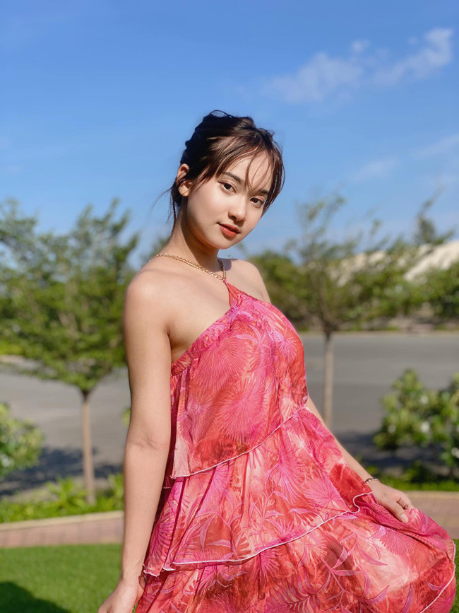 Hiện tại đang là mẫu ảnh nổi tiếng nhưng Khánh Vân không xác định sẽ theo đuổi con đường nghệ thuật trong tương lai.