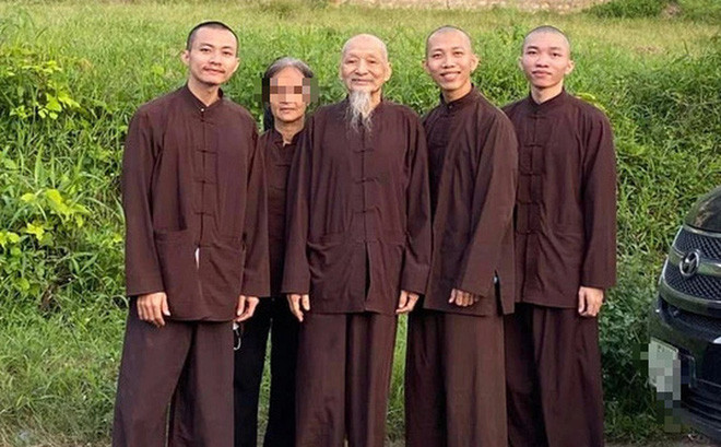 Ngày 5/1, cơ quan điều tra khởi tố bị can đối với 4 người ở Tịnh thất Bồng Lai, gồm: Lê Tùng Vân (SN 1932), Lê Thanh Hoàn Nguyên (SN 1990), Lê Thanh Nhất Nguyên (SN 1991) và Lê Thanh Trùng Dương (SN 1995) để điều tra tội Lợi dụng các quyền tự do dân chủ xâm phạm lợi ích của Nhà nước, quyền, lợi ích hợp pháp của tổ chức, cá nhân.