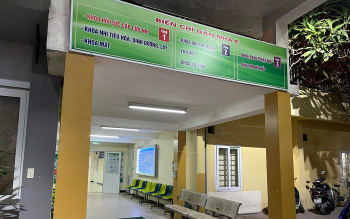 Trước đó, vào ngày 18/1, ông Vương Trung Kiên - Giám đốc Bệnh viện Đa khoa Thạch Thất cho biết, vào 17h23 phút ngày 17/1, Khoa Cấp cứu tiếp nhận bé gái Đ.N. A (3 tuổi) ở Canh Nậu nhập viện trong tình trạng hôn mê, co giật. Bệnh nhân được mẹ đưa đến. Các bác sĩ tiến hành điều tra bệnh sử thì người mẹ chỉ nói ''từ chiều gọi con không tỉnh, sau đó đưa đến viện''.