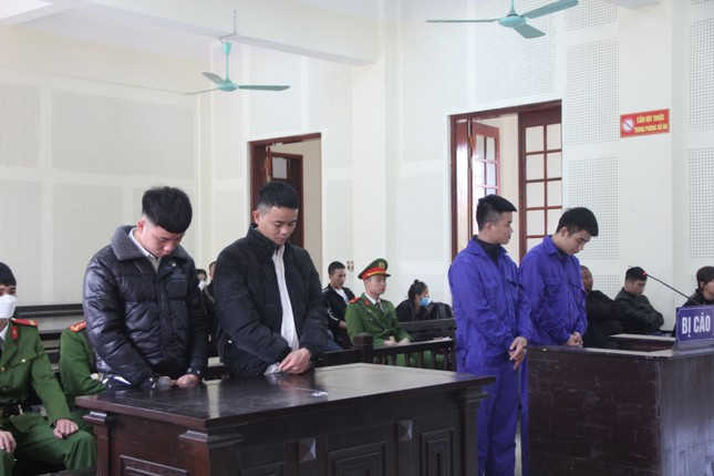 Lo chuyen bao dong, nam thanh nien linh an giet nguoi