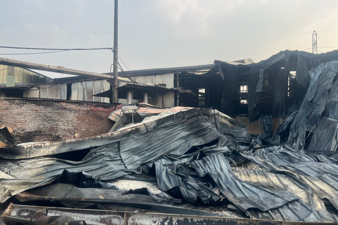 Chay xuong san xuat xop rong 1.000 m2 o Ha Noi