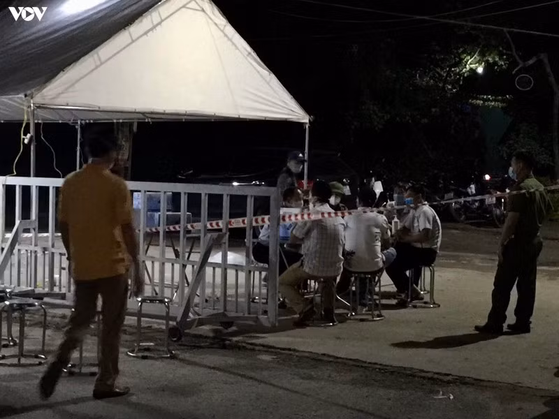 Lực lượng chức năng làm việc, rà soát tất cả các trường hợp F1, F2; lên phương án cách ly sao cho phù hợp.