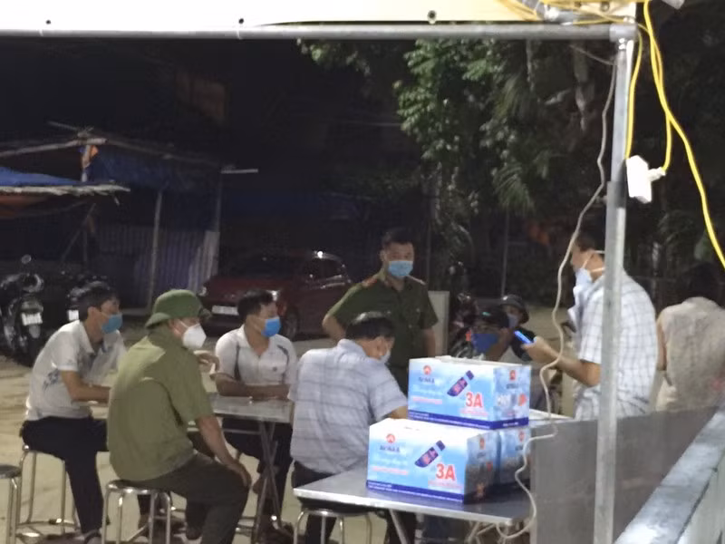 Được biết, toà chung cư Tân Việt gồm 2 toà có 30 tầng, nằm sát đường QL 32.