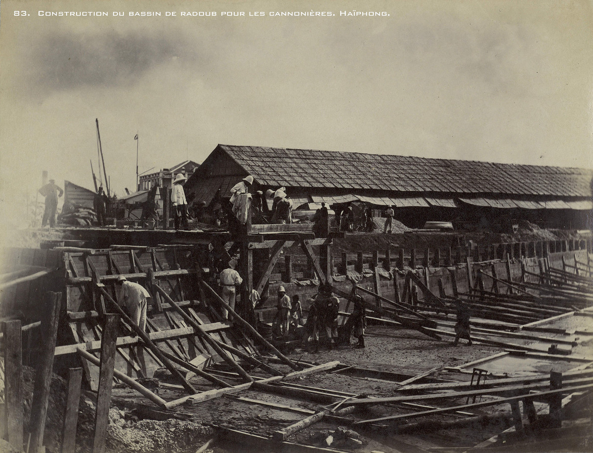 Xây dựng ụ sửa chữa cho các pháo hạm của Pháp tại Hải Phòng.