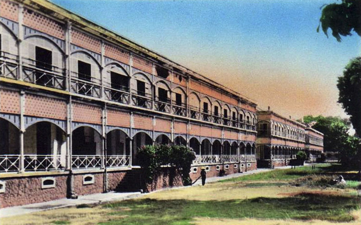 Năm 1956, chính phủ Pháp ký biên bản tiếp tục điều hành Bệnh viện Grall, thuộc Bộ Ngoại giao Pháp.