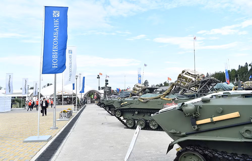 Man nhan dan khi tai quan su trung bay tai Dien dan Army 2020-Hinh-2