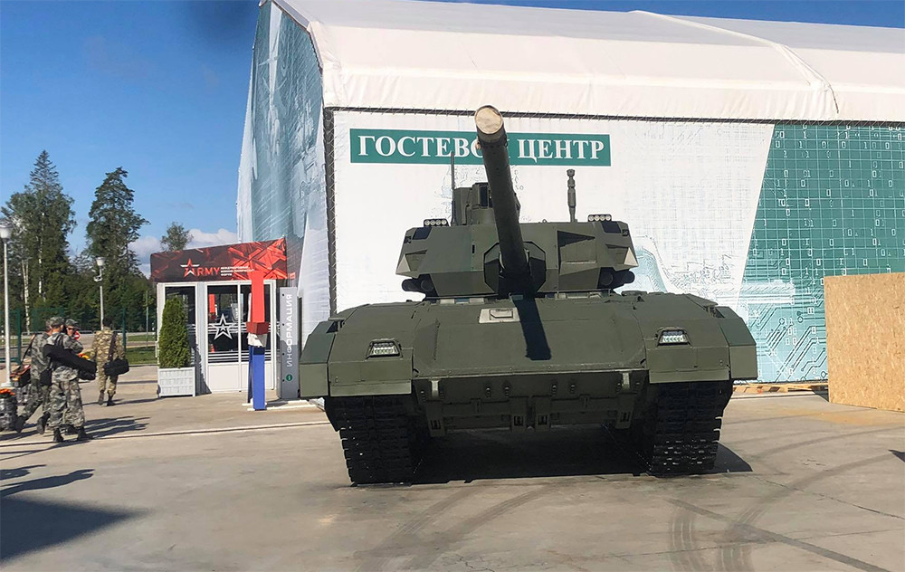 Man nhan dan khi tai quan su trung bay tai Dien dan Army 2020-Hinh-6