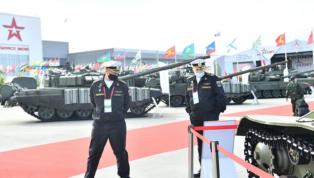 Man nhan dan khi tai quan su trung bay tai Dien dan Army 2020-Hinh-7