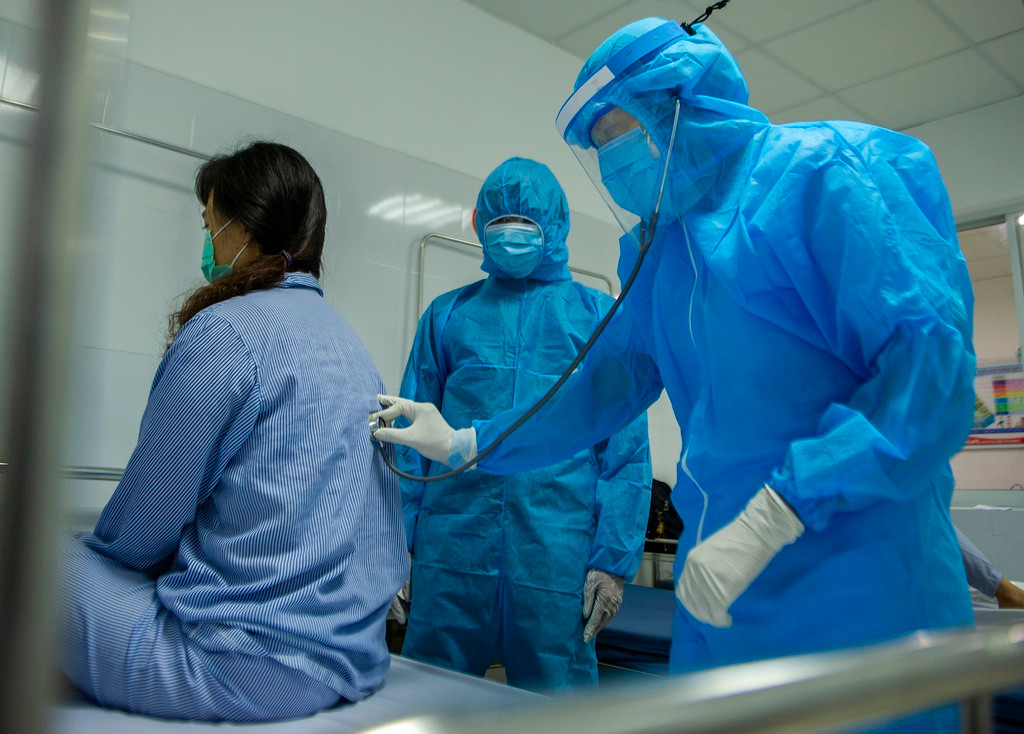 Đã hơn 2 tuần trôi qua, những bác sĩ công an làm việc tại Bệnh viện 199 vẫn chưa được về nhà. Cũng như hàng nghìn đồng nghiệp khác, họ đang ngày đêm chăm sóc, điều trị cho các bệnh nhân của mình.