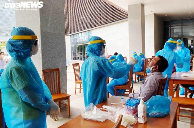 Bo Y te du bao dinh dich COVID-19, Da Nang khan truong lay mau xet nghiem gop-Hinh-7