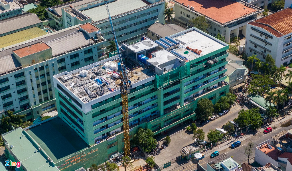 Bệnh viện Đà Nẵng cũng là cơ sở y tế cuối cùng của thành phố được dỡ lệnh cách ly. Đại diện Sở Y tế TP Đà Nẵng cho biết cùng với bệnh viện này, các ổ dịch lớn của thành phố được làm sạch trong nhiều ngày qua. Đây là tín hiệu đáng mừng, là nỗ lực, công sức của toàn ngành y tế và cộng đồng.