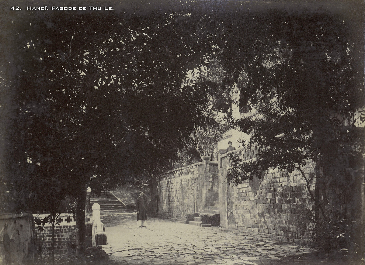 Đền Voi Phục, được người Pháp gọi là chùa Thủ Lệ.