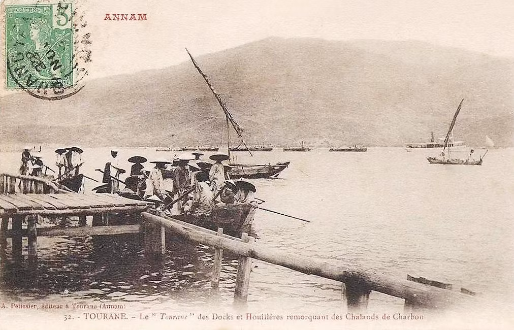 Bến tàu sông Hàn.