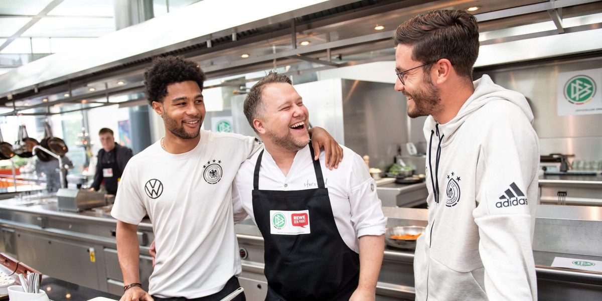 Tiet lo cua dau bep doi Duc ve bua an cua cau thu tai World Cup-Hinh-3