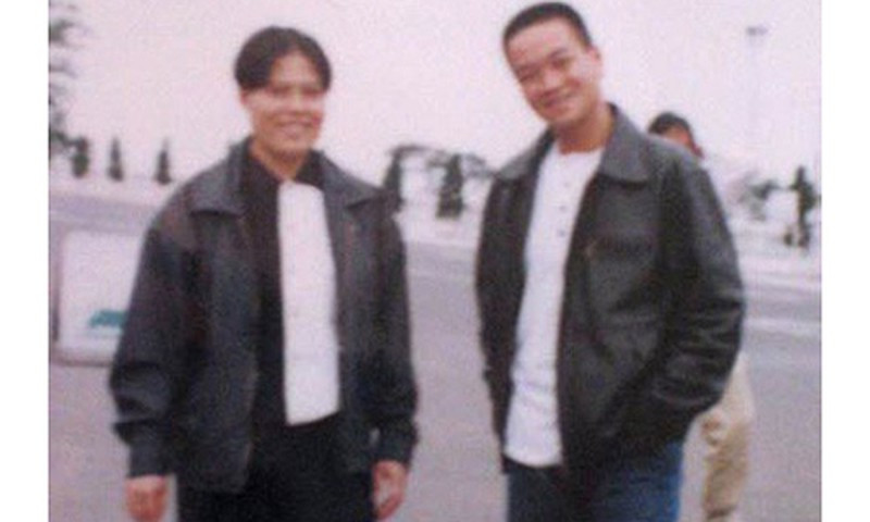 Việc "lấy số" Dung Hà, Năm Cam giao cho chính Hải "Bánh" lo liệu. Hải ban đầu gọi 2 đàn em đang trốn truy nã ở Nga về nước để giết Dung Hà. Trong một lần sơ hở, Dung Hà bị hai đàn em thân tín khác của Hải là Hưng "Phi nhon" và Trường "Xoăn" bắt gặp. Sau khi hỏi ý kiến đại ca, đêm 1/10/2000, Hưng và Trường "lấy số" Dung Hà bằng viên đạn ngay giữa đầu bà trùm. Vụ việc gây chấn động giới giang hồ khiến Bộ Công an phải vào cuộc. 