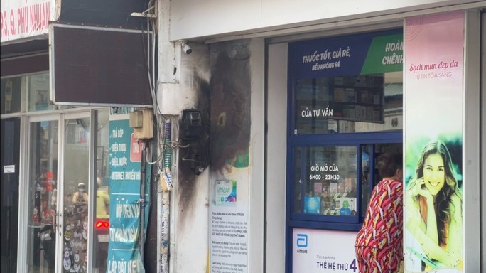 TP HCM: No dien khi keo day cap, mot cong nhan bi thuong nang