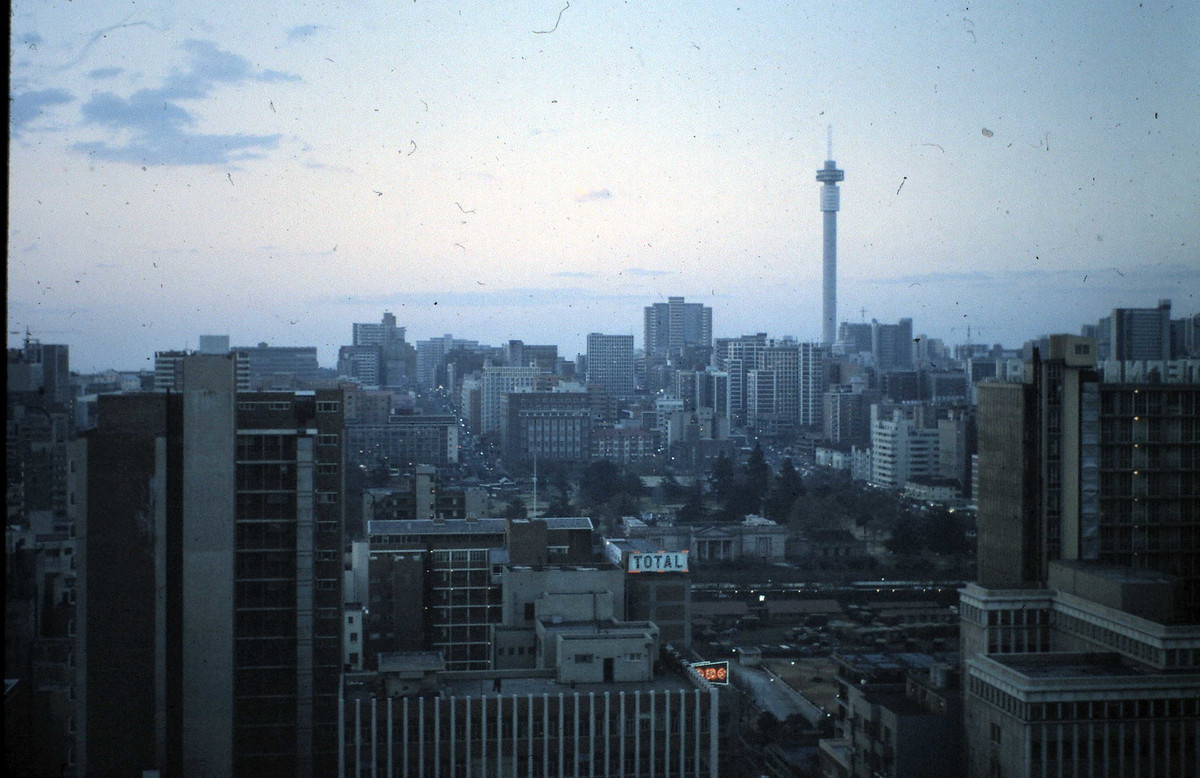 Diện mạo đô thị hiện đại của Johannesburg nhìn từ trên cao.