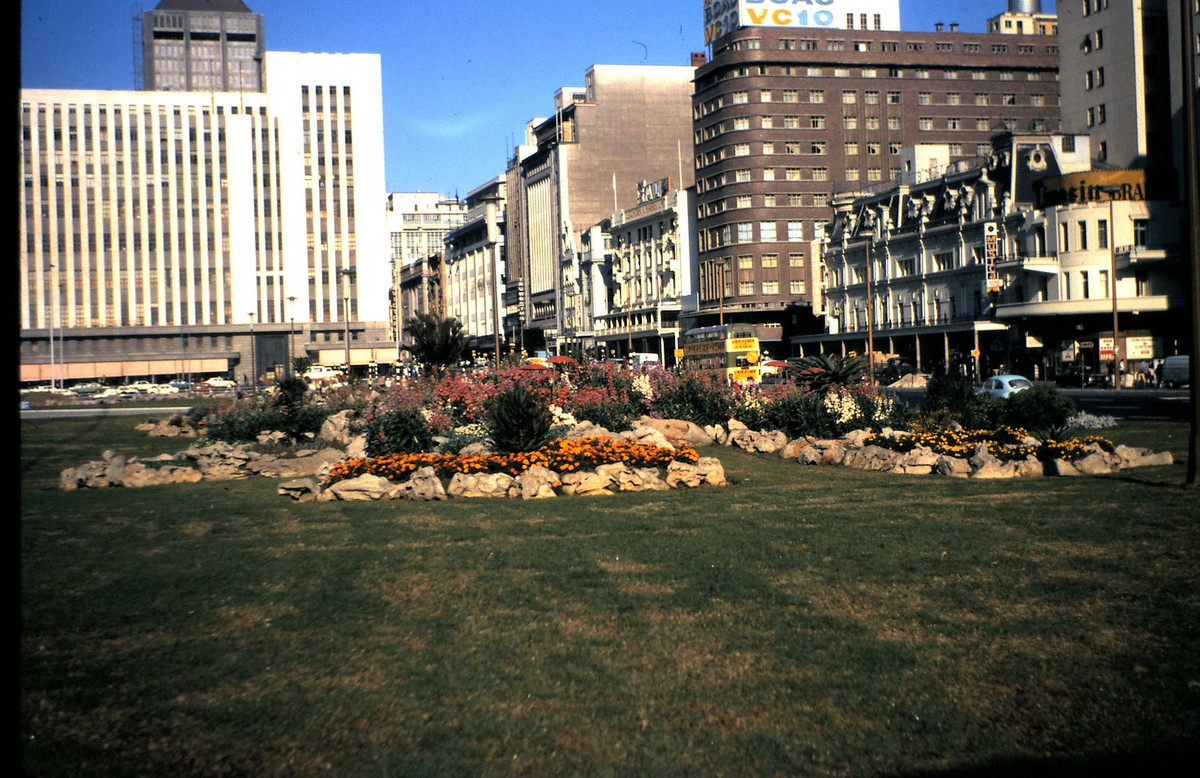 Trên phố Adderley ở Cape Town.