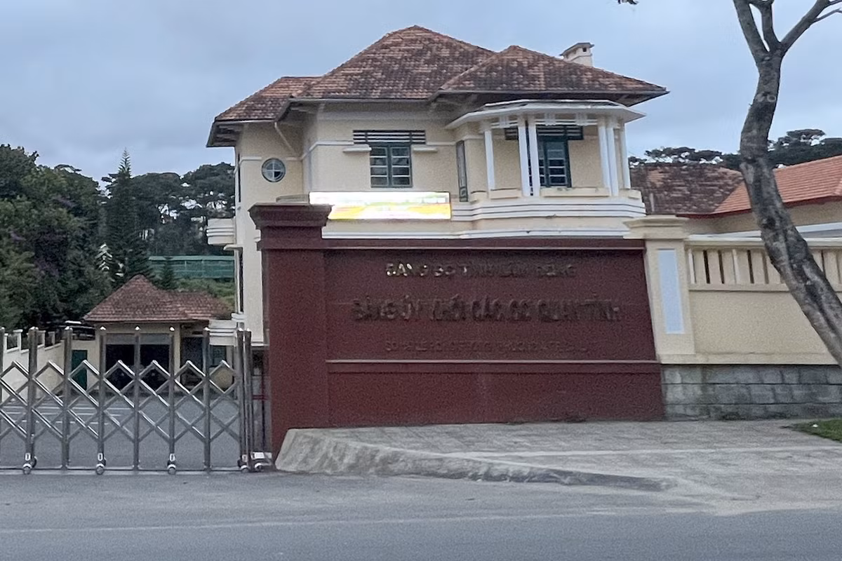 Xem xet ky luat Bi thu cung cuu Chu tich TP Bao Loc