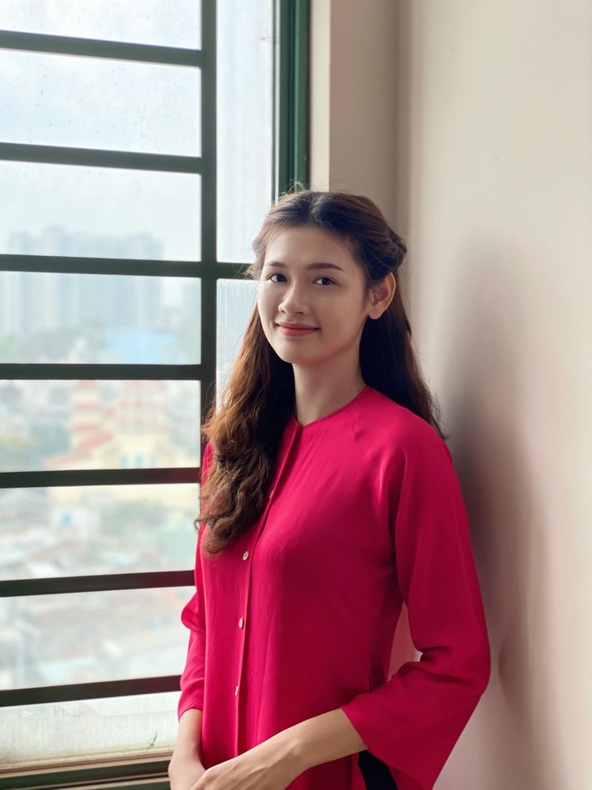 Lê Thị Hồng Điễm: Người đẹp có tên khá ấn tượng, là sinh viên của Đại học Sân khấu - Điện ảnh TP.HCM. Hồng Điễm có chiều cao 1,78 m, tự tin trên sân khấu. Cô ghi điểm bởi khuôn mặt sáng, khả năng diễn xuất.