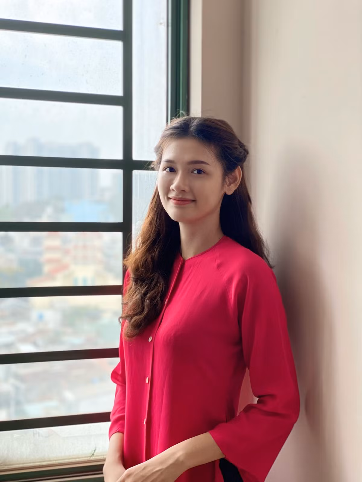 Lê Thị Hồng Điễm: Người đẹp có tên khá ấn tượng, là sinh viên của Đại học Sân khấu - Điện ảnh TP.HCM. Hồng Điễm có chiều cao 1,78 m, tự tin trên sân khấu. Cô ghi điểm bởi khuôn mặt sáng, khả năng diễn xuất.