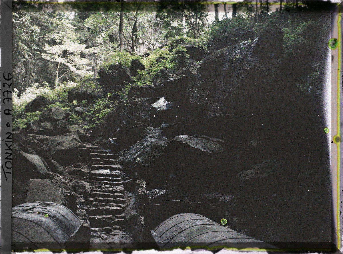 Cửa động Hương Tích.