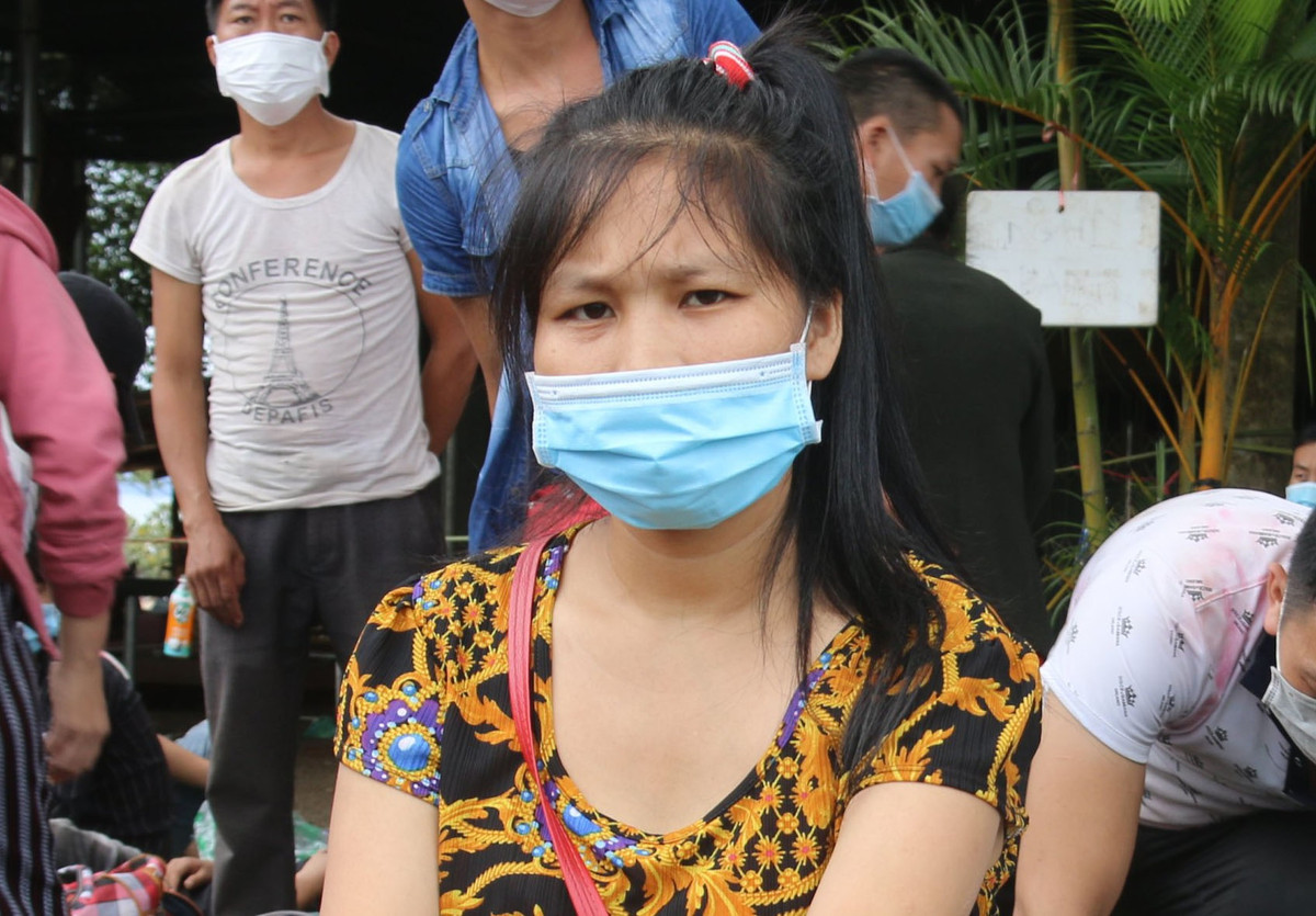 Thai phu dinh di bo gan 2.000 km de ve que