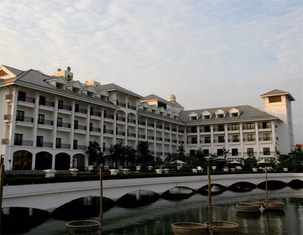 Khach san 5 sao ban com rang dua bo, dang cap quoc te tranh phan via he-Hinh-4