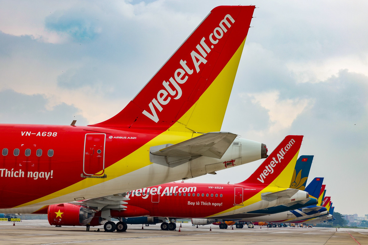 Những ngày qua, Bộ GTVT và Cục Hàng không đã ban hành các kế hoạch khôi phục lại hoạt động bay nội địa trong bối cảnh dịch Covid-19 dần được kiểm soát. Tuy nhiên, việc triển khai thực hiện kế hoạch đang vấp phải khó khăn do chưa nhận được sự thống nhất từ các tỉnh, thành phố.