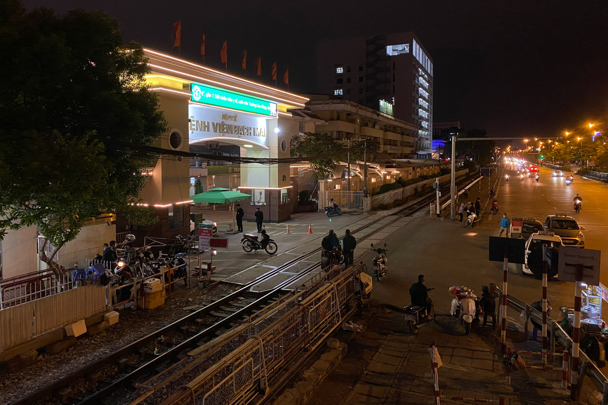 Kết quả điều tra ban đầu cho thấy một số lãnh đạo, cán bộ tại Bệnh viện Tim Hà Nội là ủy viên Hội đồng mua sắm, thành viên tổ chuyên gia đấu thầu, thành viên tổ thẩm định đấu thầu và một số cán bộ công ty trên đã có các hành vi vi phạm hoạt động đấu thầu trong việc mua sắm vật tư, hóa chất, thiết bị y tế tại Bệnh viện Tim Hà Nội. Theo Bộ Công an, sai phạm của các bị can làm tăng chi phí, gây thiệt hại hơn 40 tỷ đồng cho tài sản Nhà nước và người bệnh.