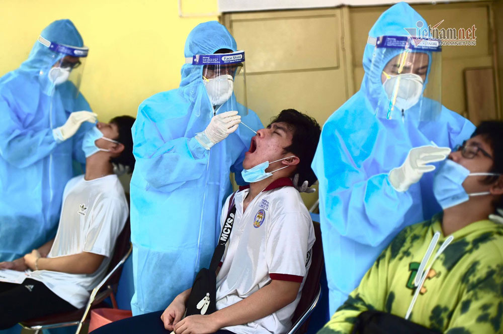 Nhan biet 12 dau hieu mac Covid-19 theo huong dan moi nhat cua Bo Y te