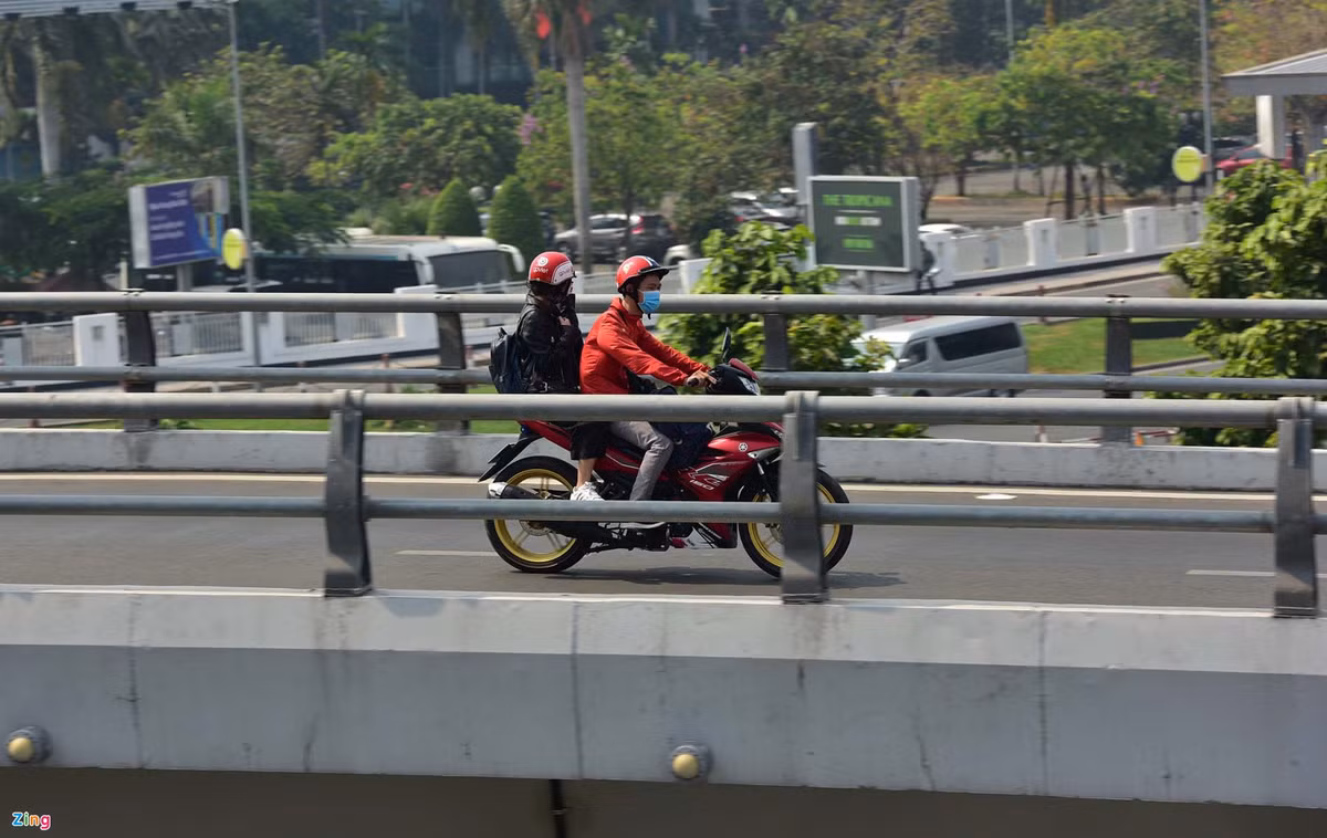 Xe om cong nghe o Ha Noi mon moi cho duoc chay lai-Hinh-2