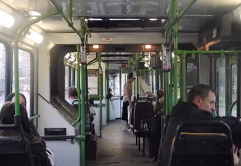 Trong xe buýt ở thủ đô Moscow.