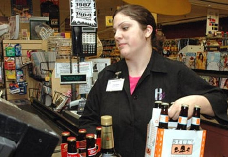 Một cửa hàng bán rượu ở Michigan, Mỹ.