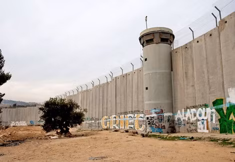 Israel xây dựng trường thành với Bờ Tây sông Jordan.