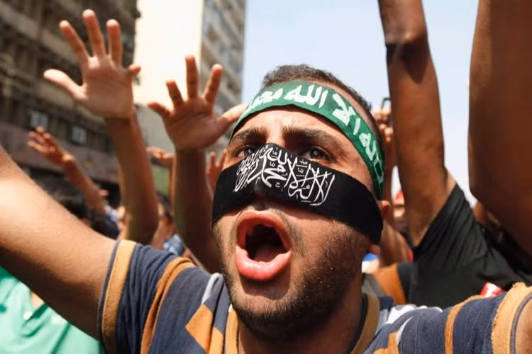 Bạo lực sinh bạo lực. Ở Cairo đã xảy ra những vụ đụng độ đầu tiên.