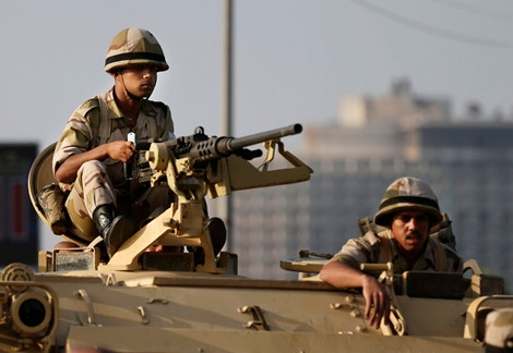 Bộ Nội vụ Ai Cập đã chỉ thị cho lực lượng an ninh dùng đạn thật để đối phó với những người biểu tình tấn công cảnh sát và các cơ quan công quyền.